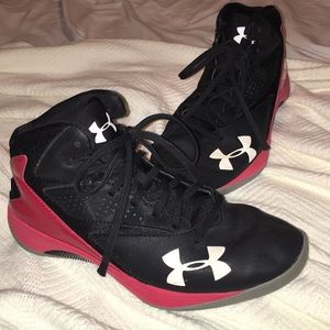 UNDER ARMOUR BASKETBALL SHOES